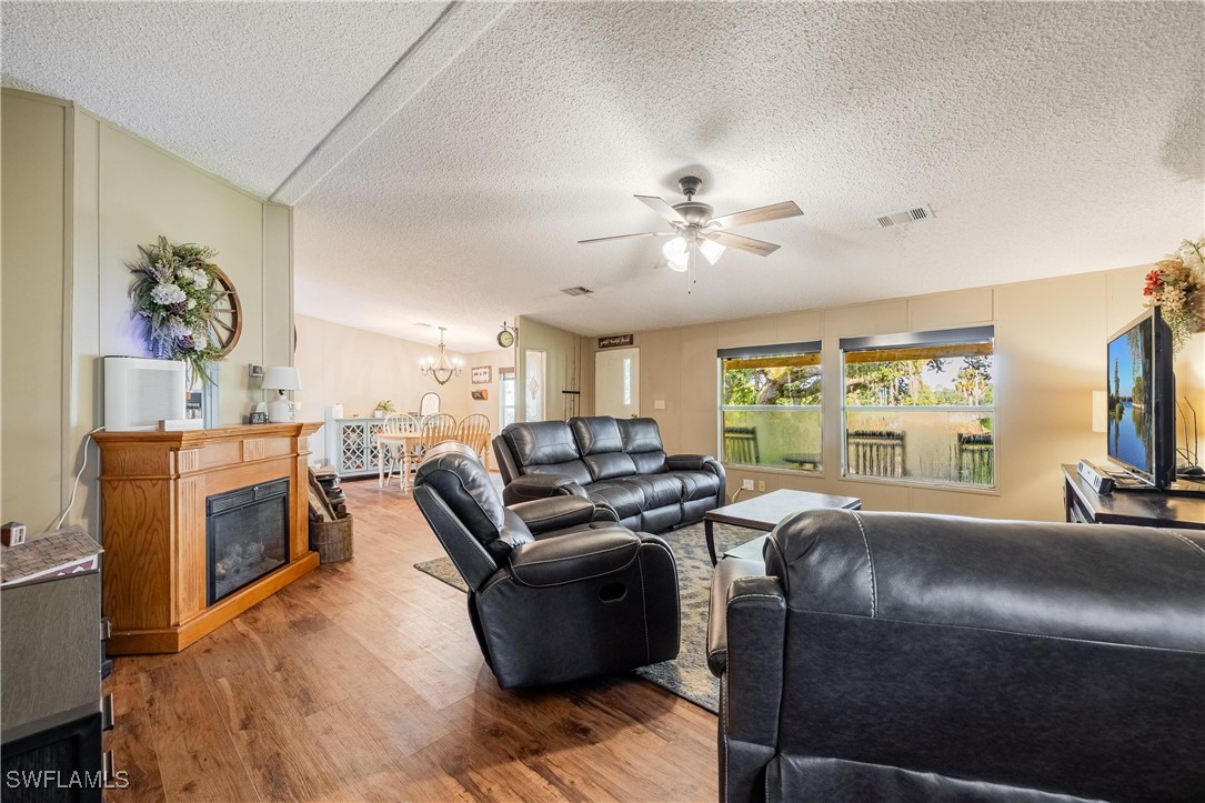11211 Lazy Acres LN
