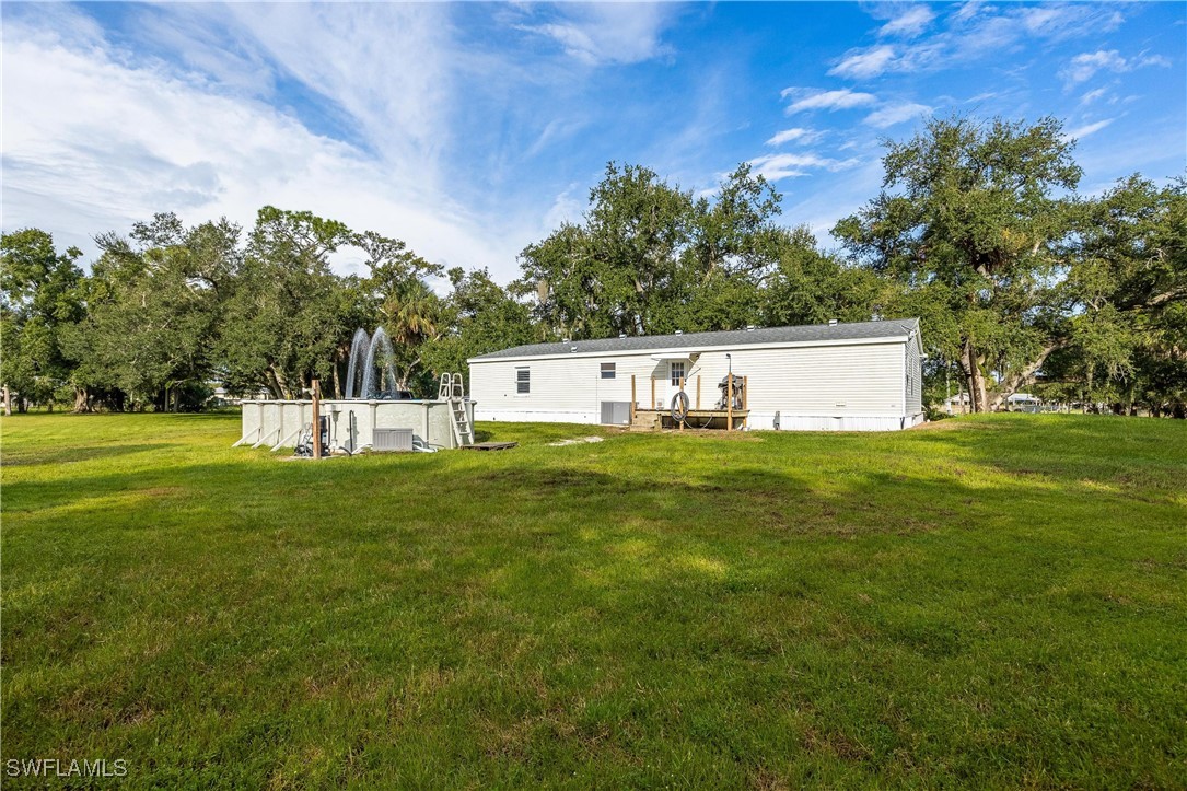 11211 Lazy Acres LN