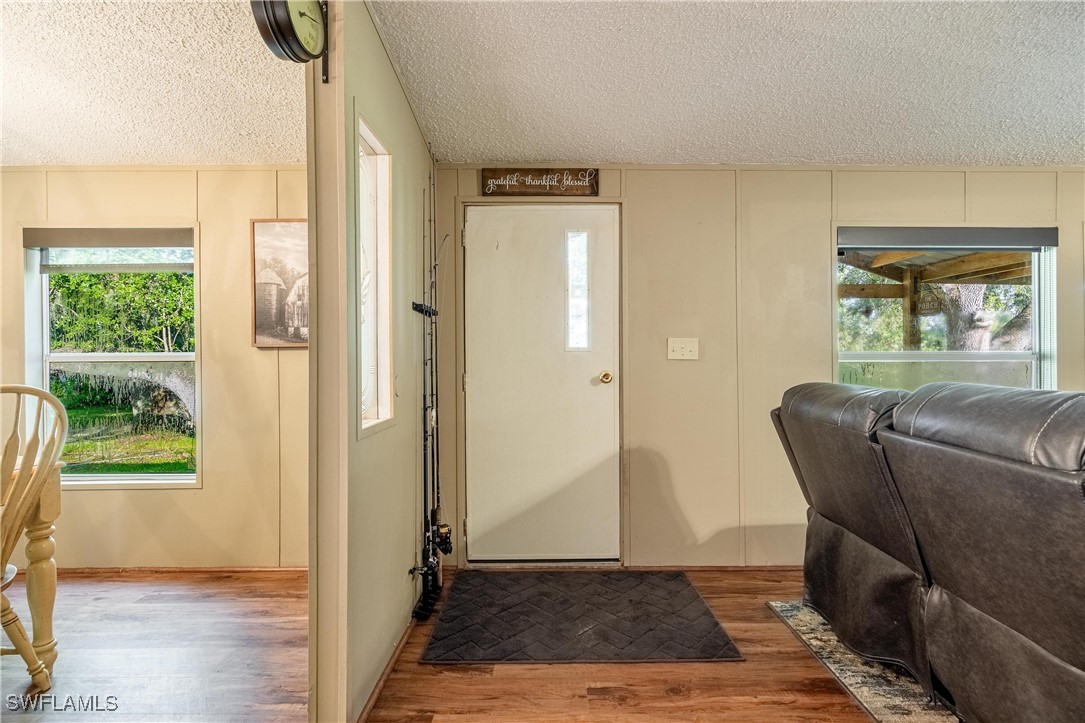 11211 Lazy Acres LN