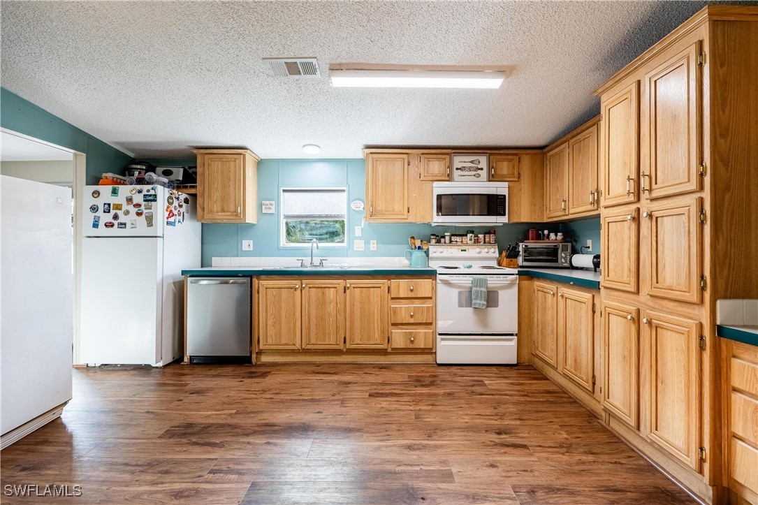 11211 Lazy Acres LN