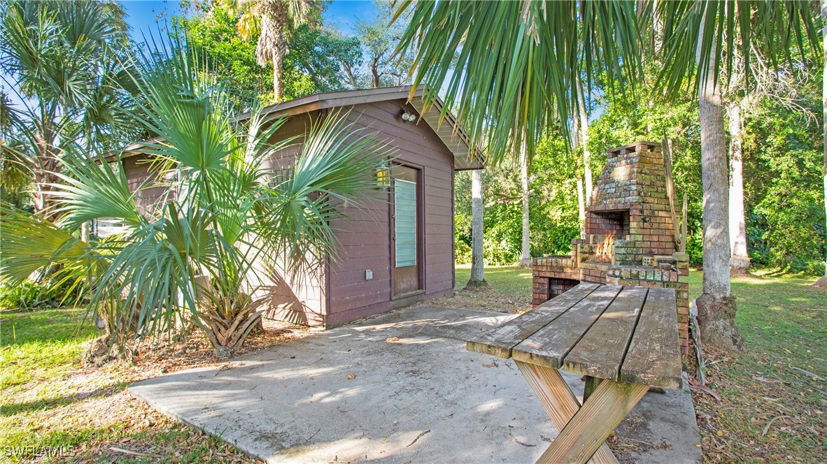 105 Little Grove LN