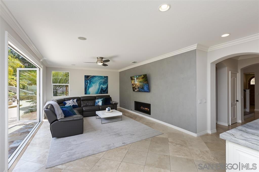 3289 Avenida De Sueno