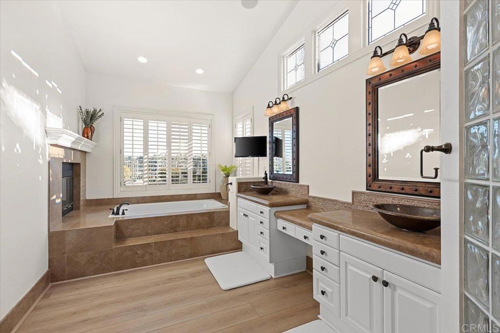 6270 Paseo Elegancia