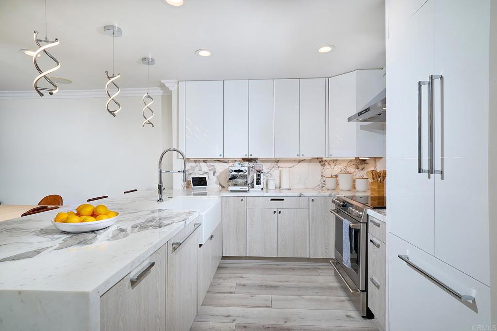 435 S Sierra Avenue 118