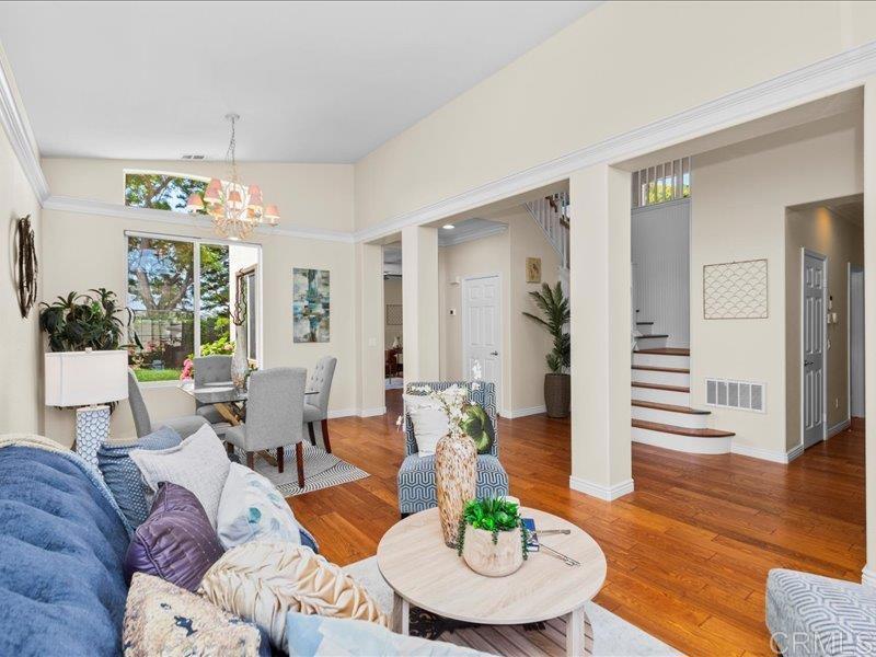 2381 Avenida Helecho