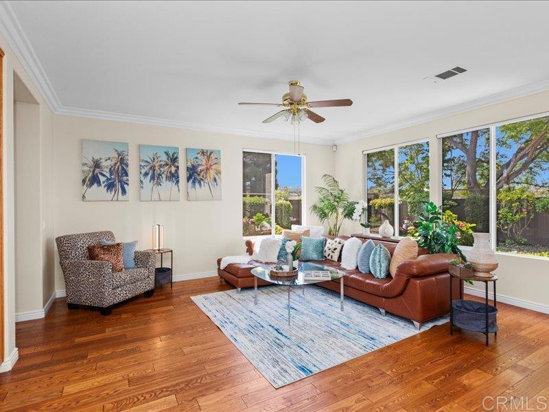 2381 Avenida Helecho