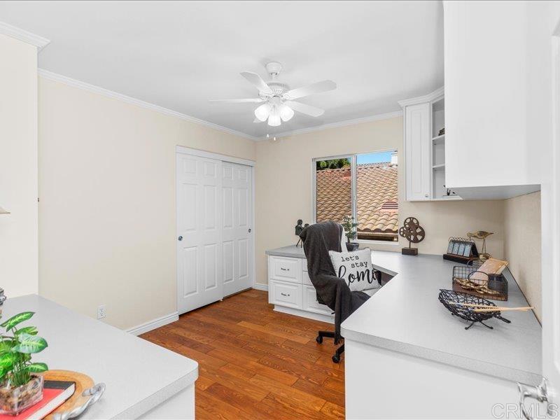 2381 Avenida Helecho