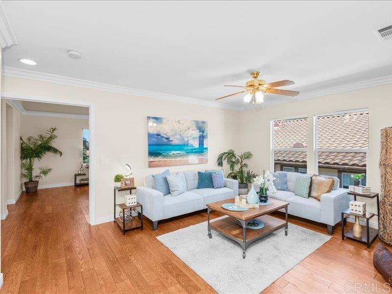 2381 Avenida Helecho