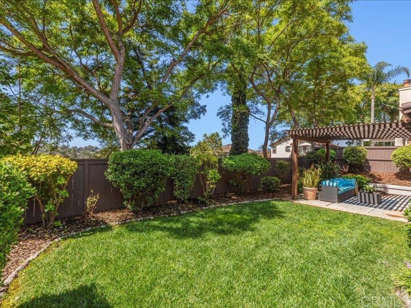 2381 Avenida Helecho