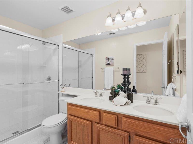 2381 Avenida Helecho