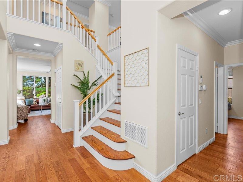 2381 Avenida Helecho