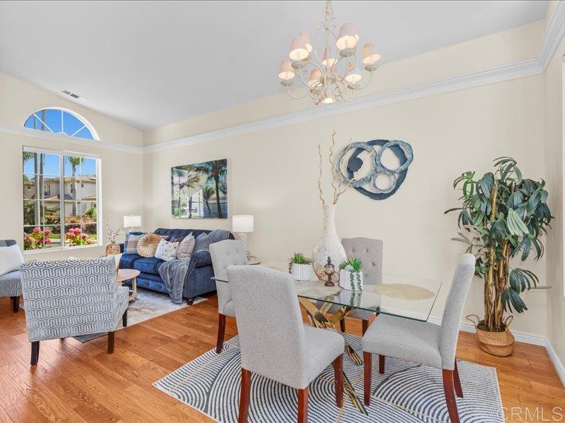 2381 Avenida Helecho