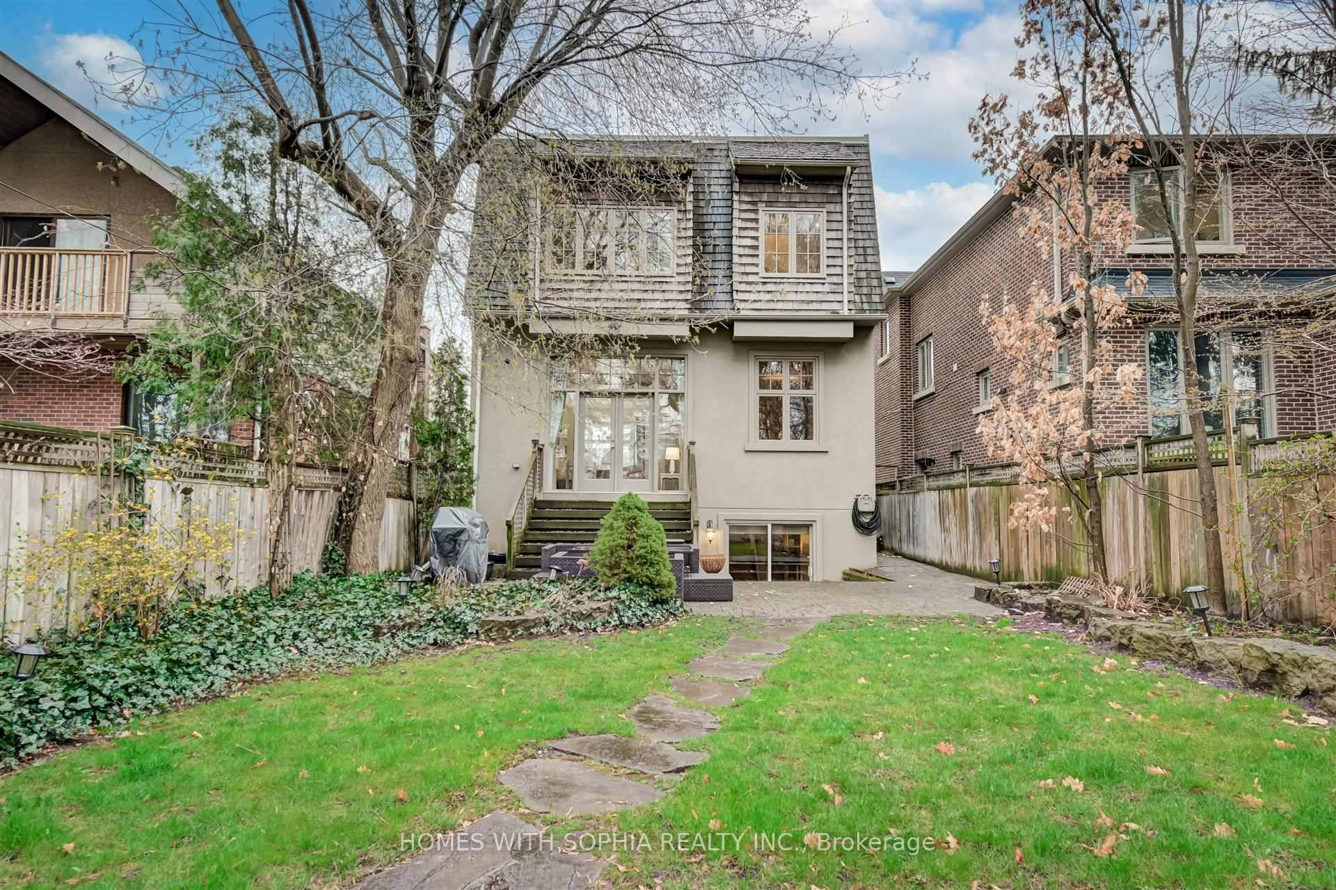 162 Glenvale Boulevard, Toronto