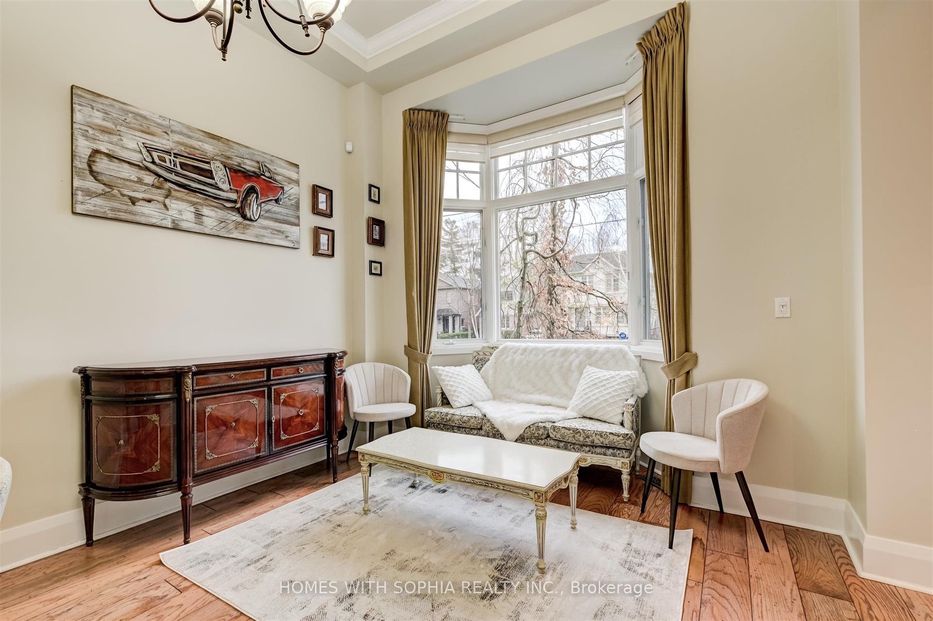 162 Glenvale Boulevard, Toronto