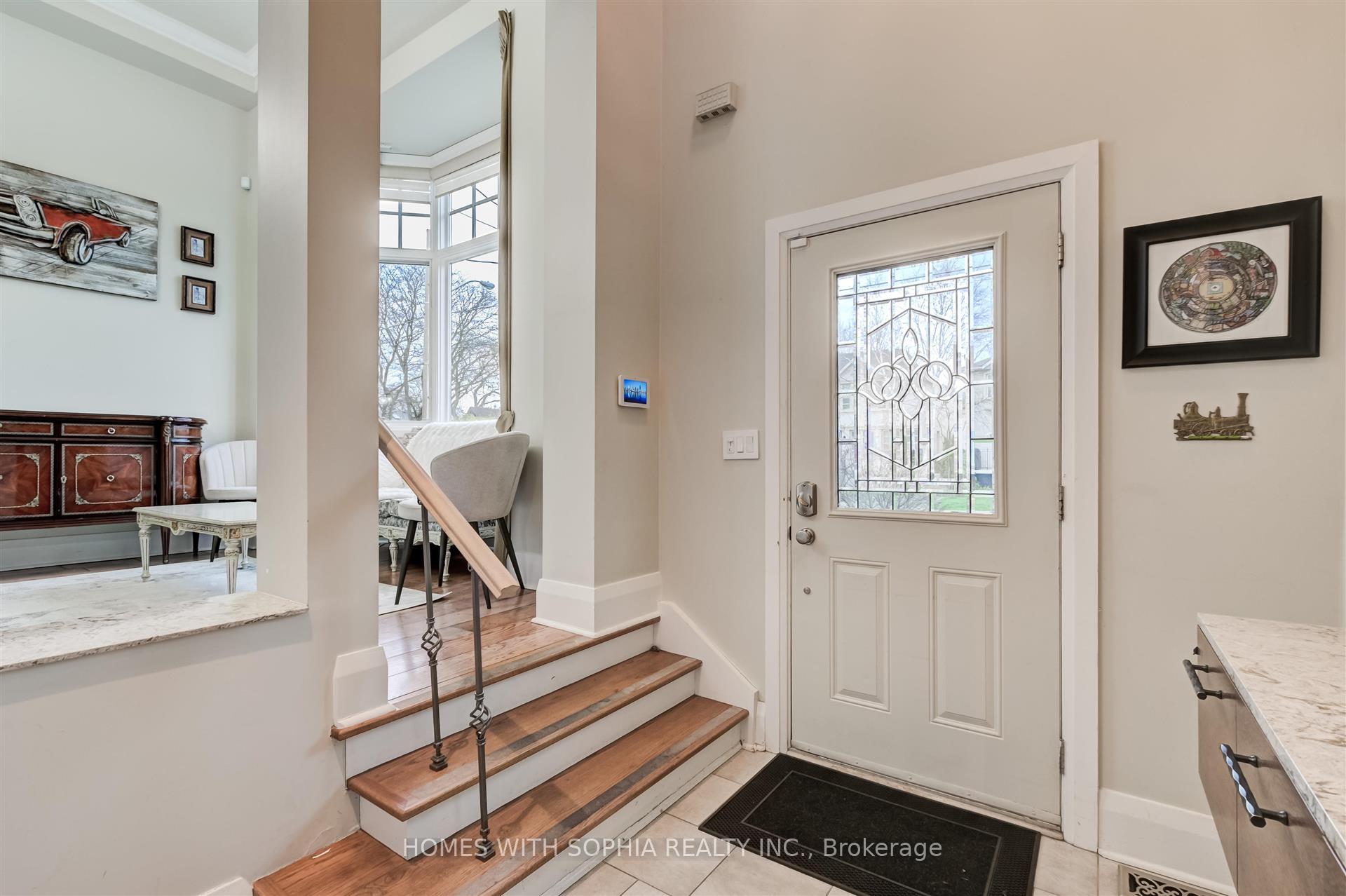 162 Glenvale Boulevard, Toronto