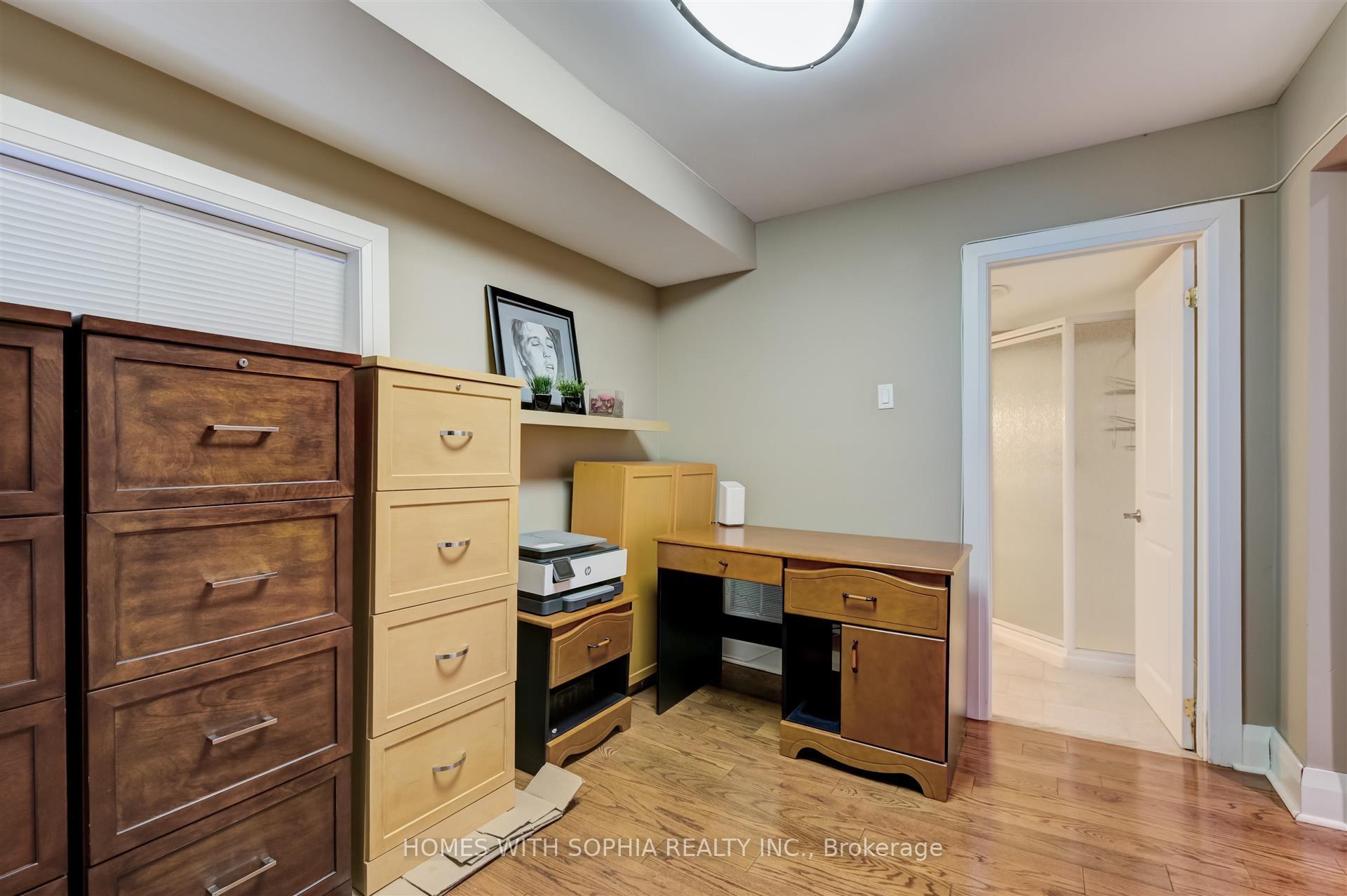162 Glenvale Boulevard, Toronto