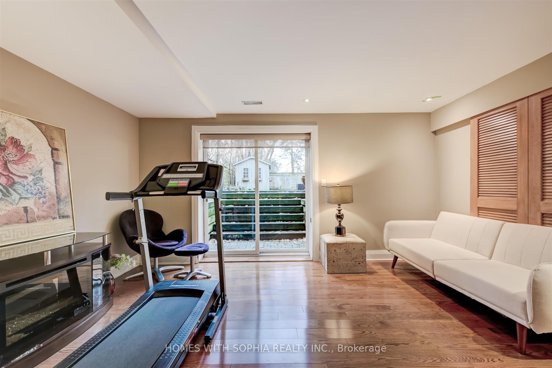 162 Glenvale Boulevard, Toronto
