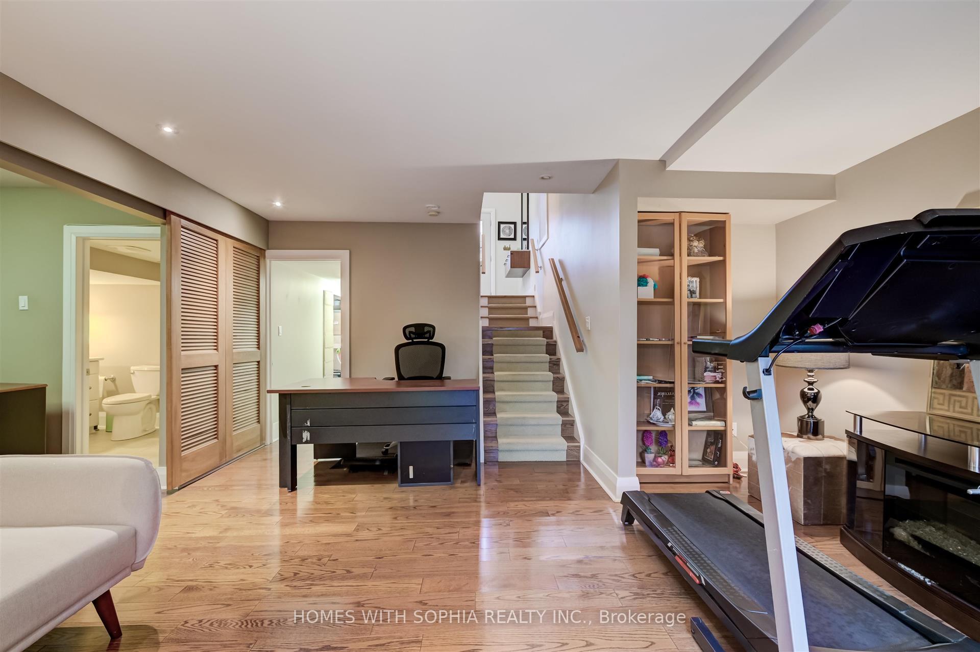 162 Glenvale Boulevard, Toronto