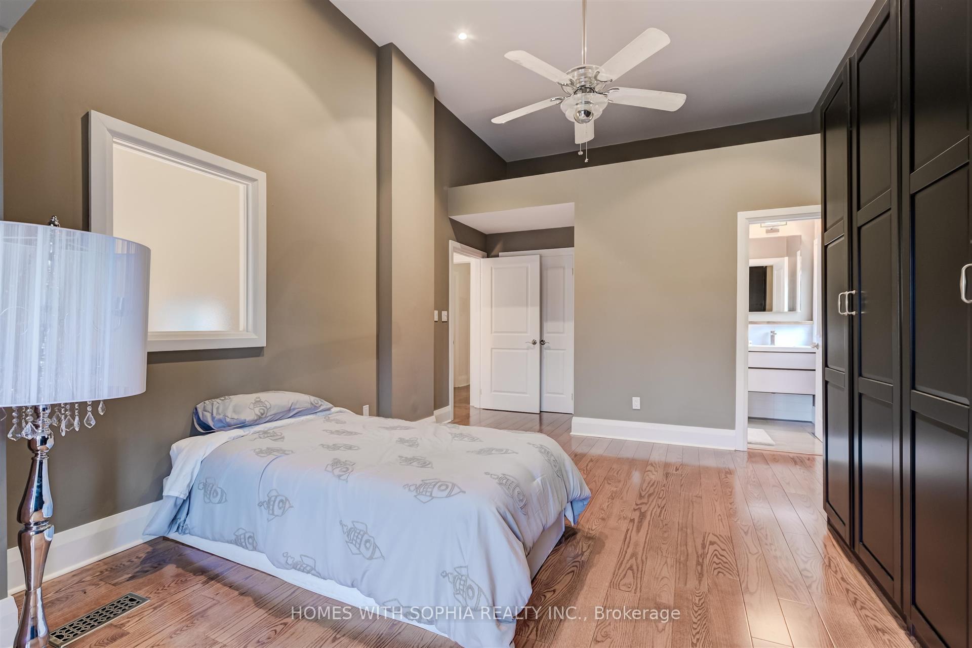 162 Glenvale Boulevard, Toronto