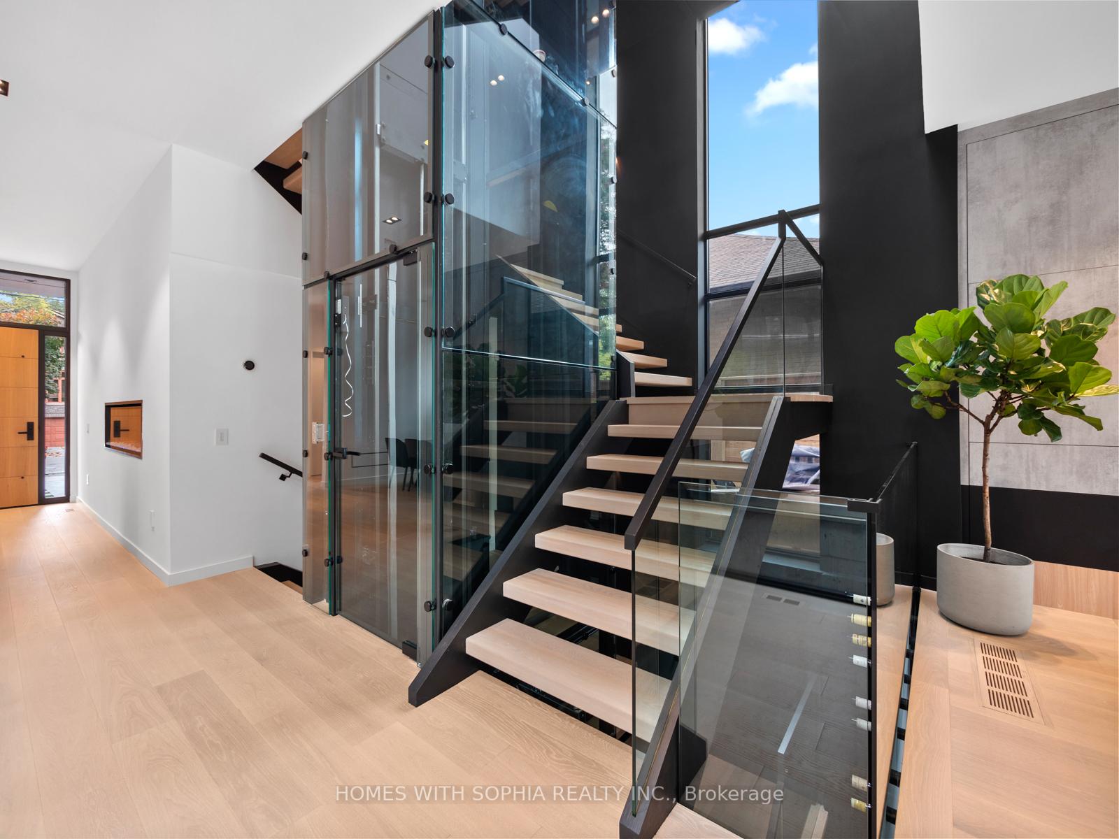 245 Haddington Avenue, Toronto C04