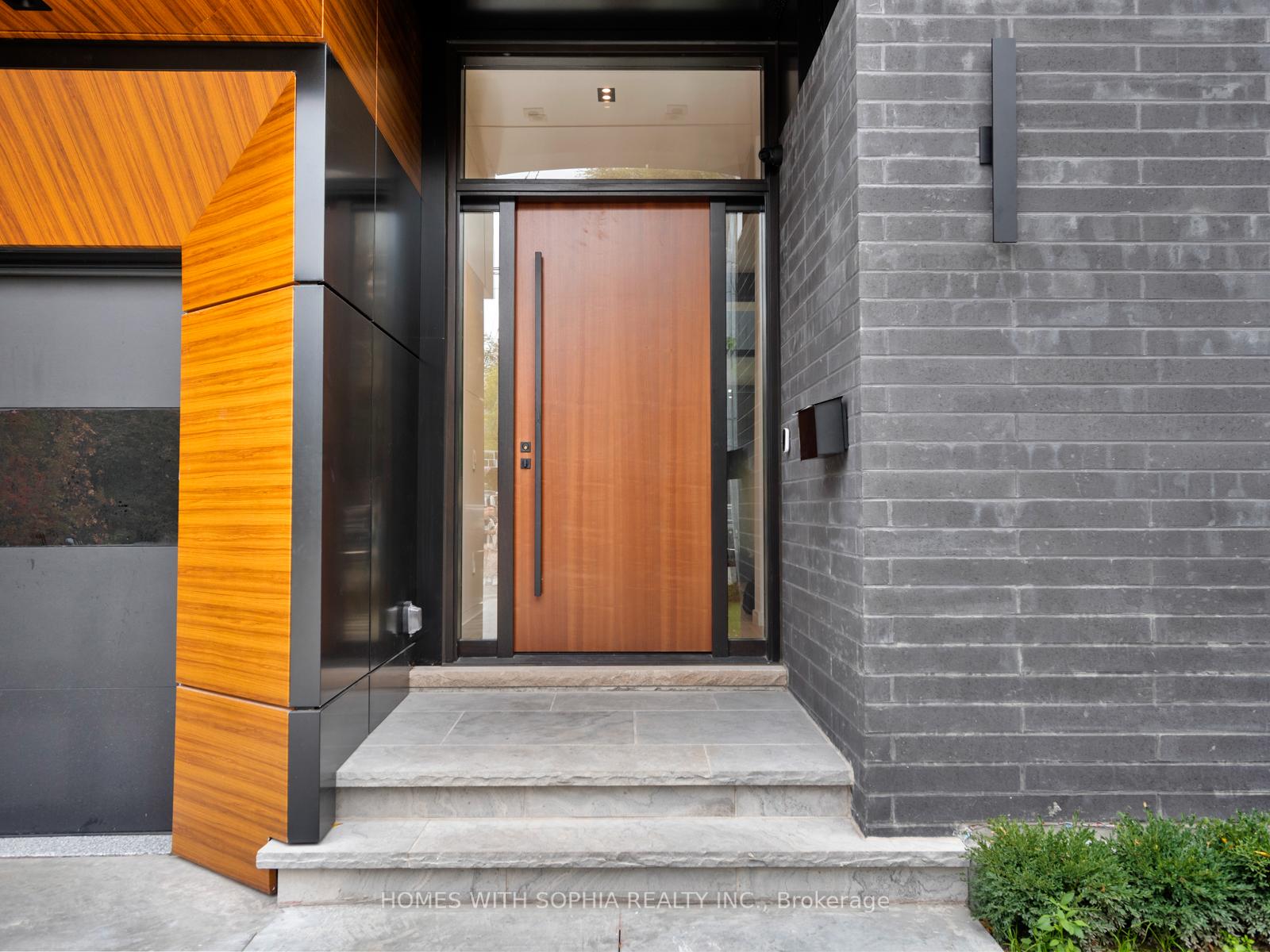 245 Haddington Avenue, Toronto C04