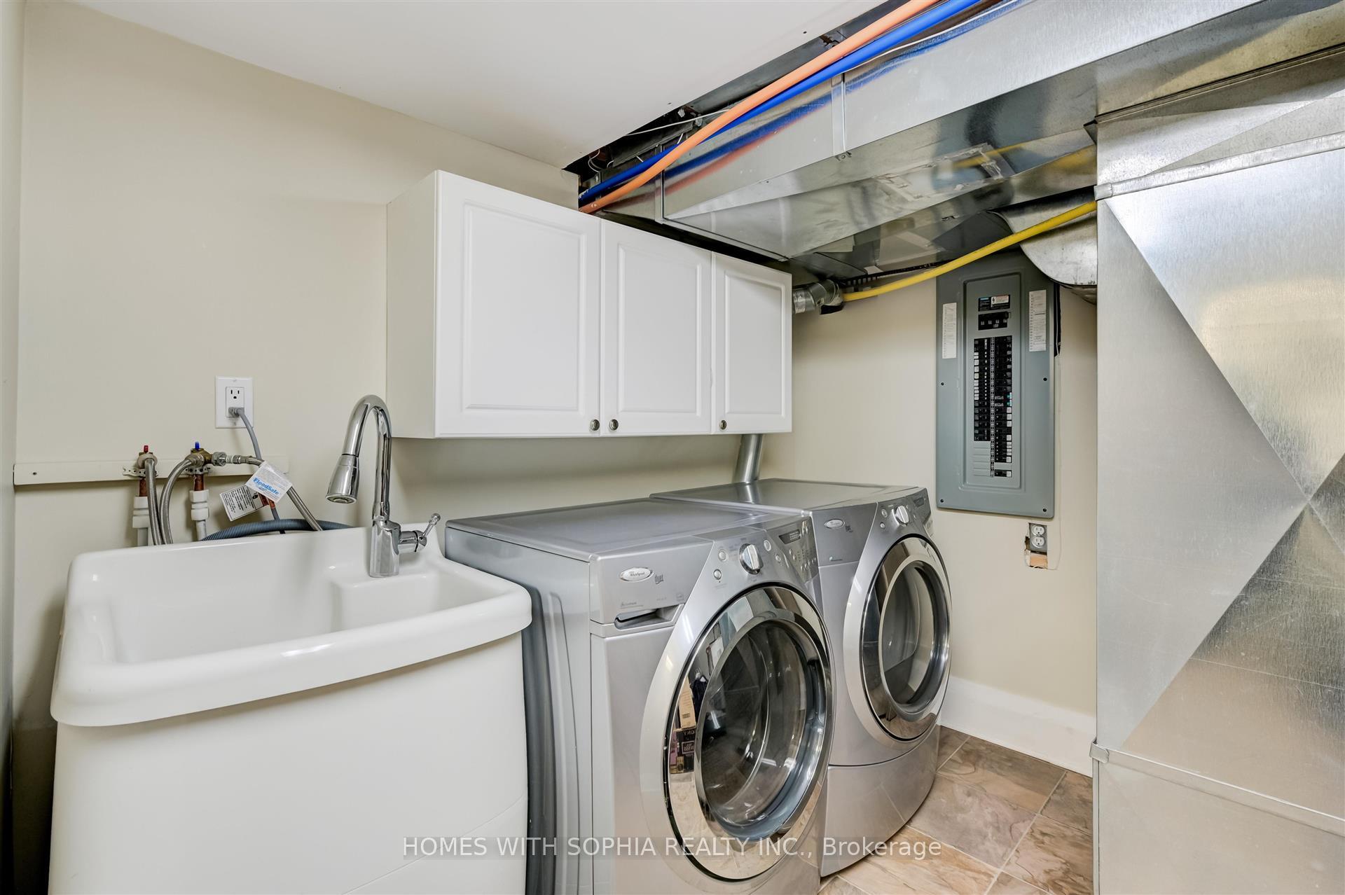 162 Glenvale Boulevard, Toronto C11