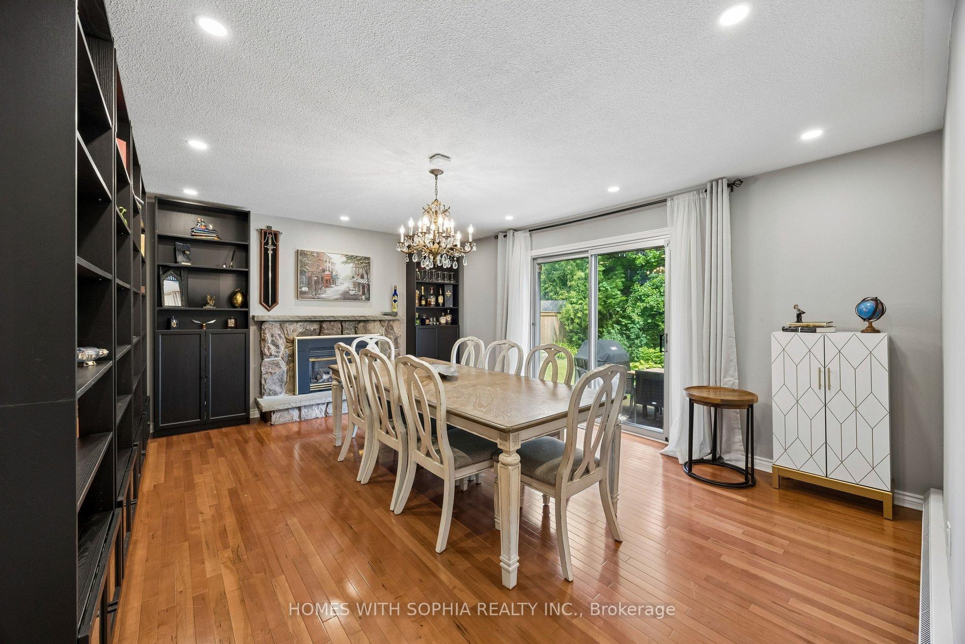 34 Rustywood Drive