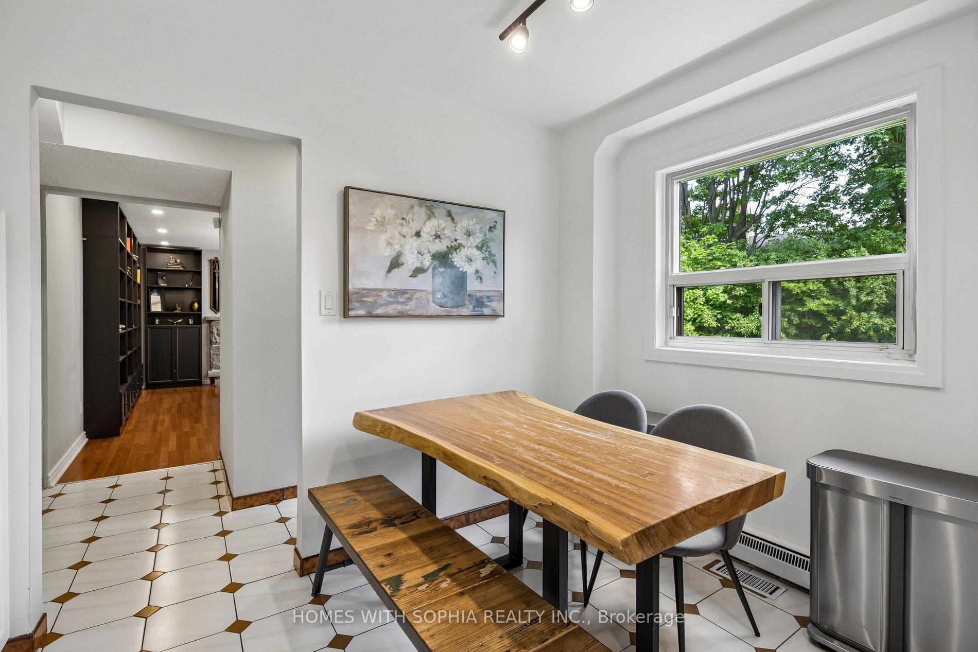 34 Rustywood Drive