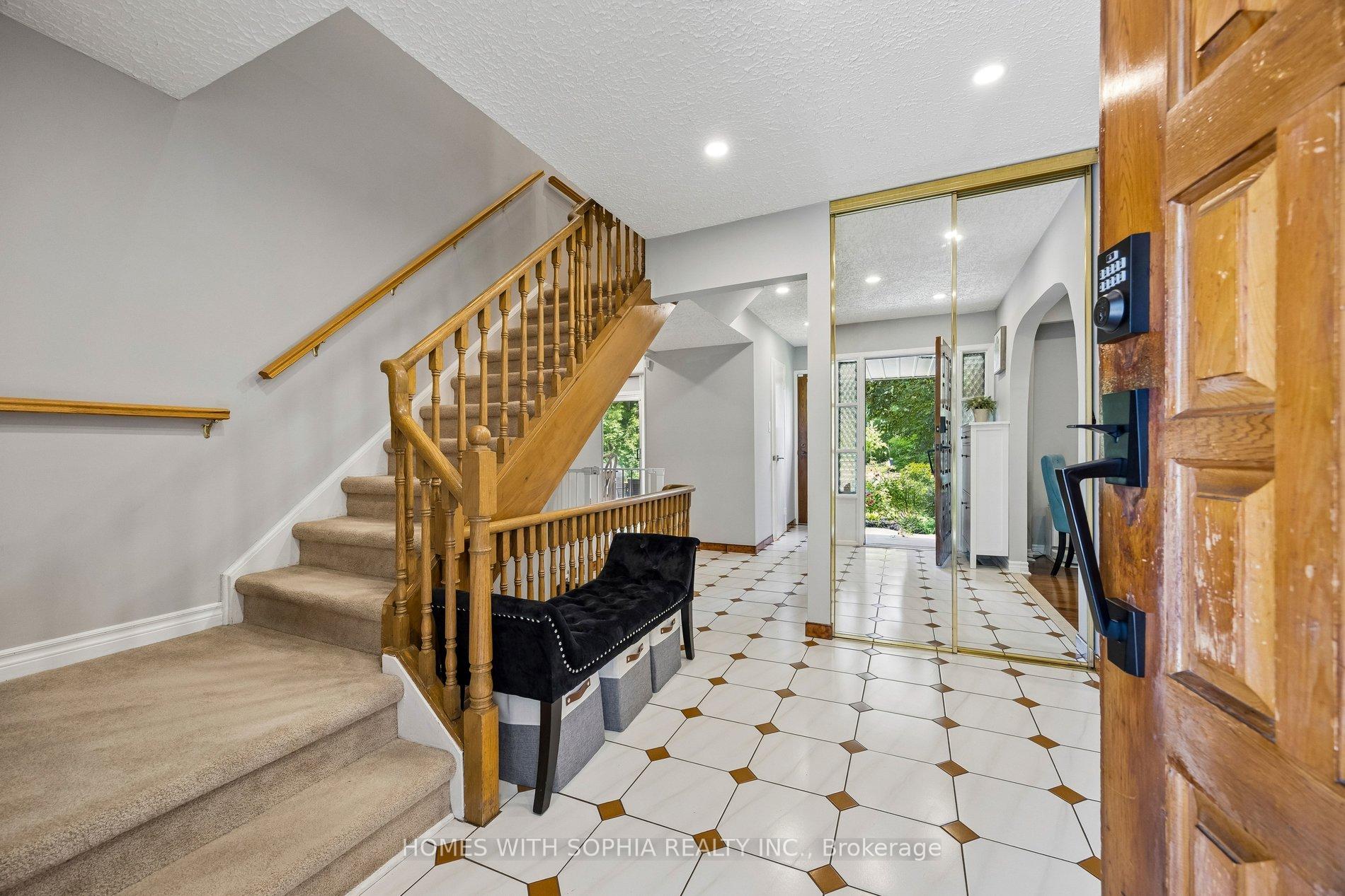 34 Rustywood Drive