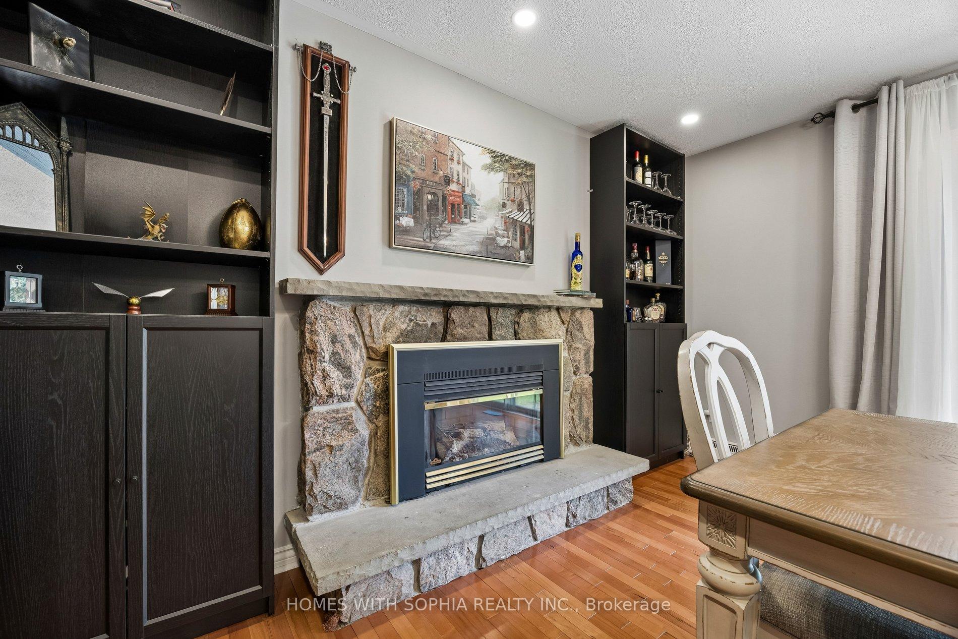 34 Rustywood Drive