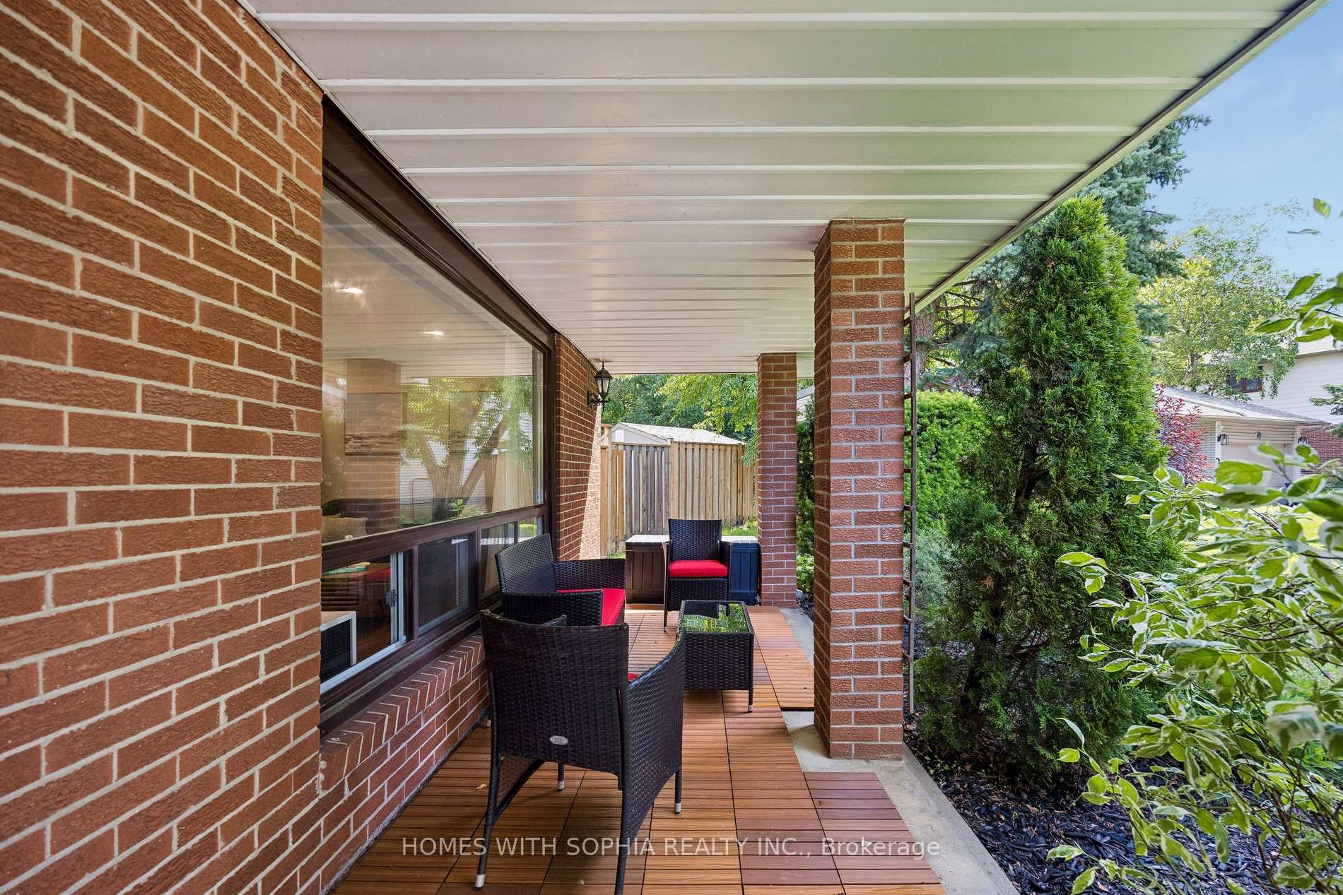 34 Rustywood Drive