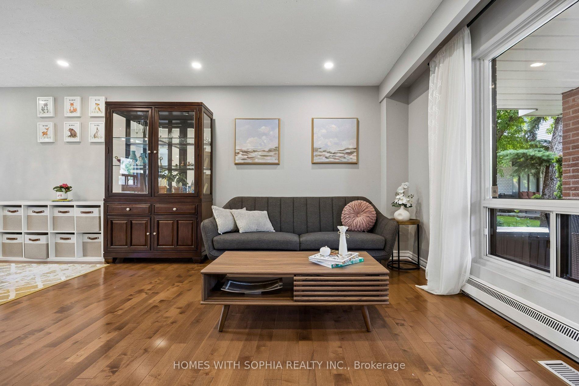 34 Rustywood Drive