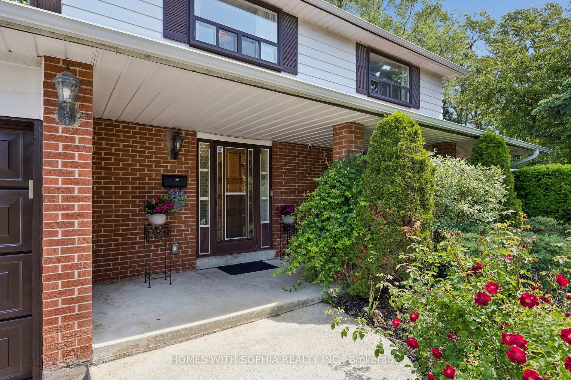 34 Rustywood Drive