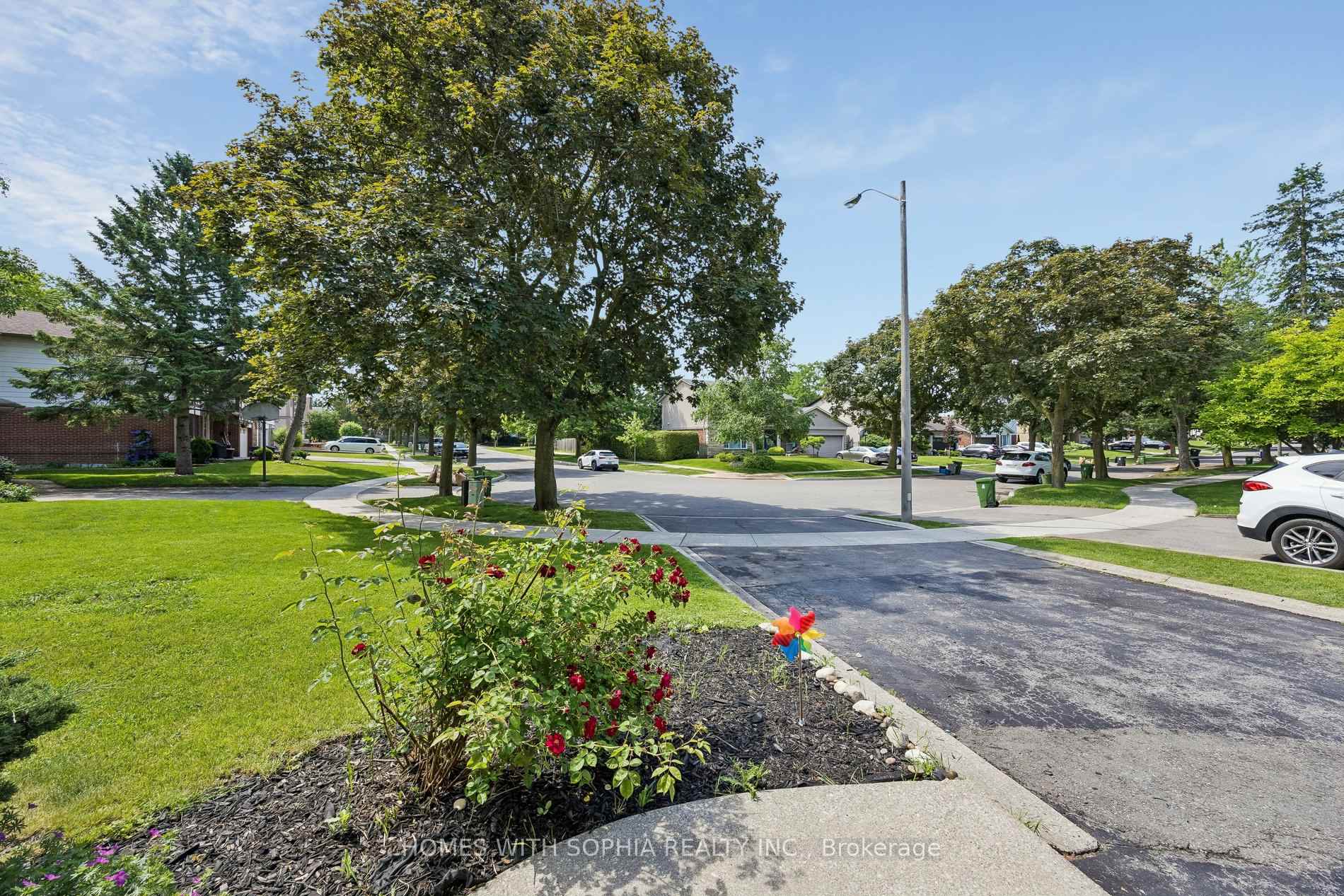 34 Rustywood Drive