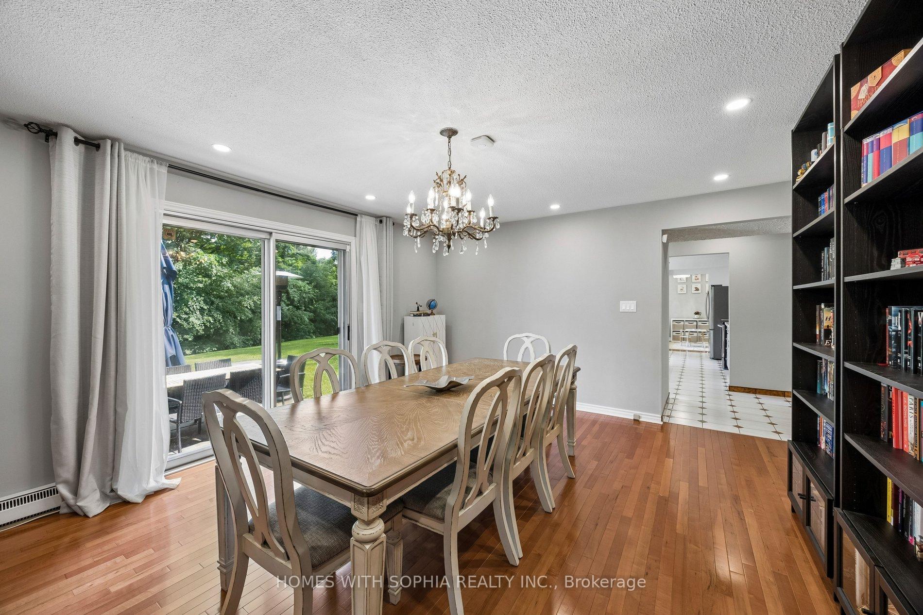 34 Rustywood Drive