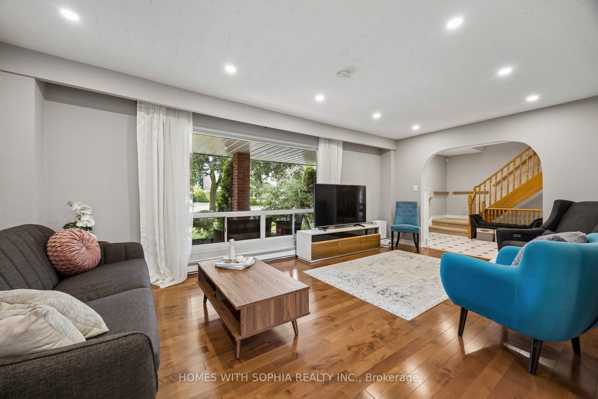34 Rustywood Drive