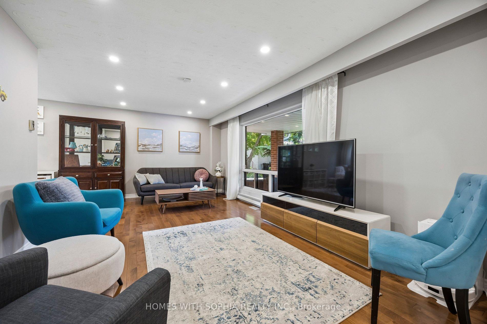 34 Rustywood Drive