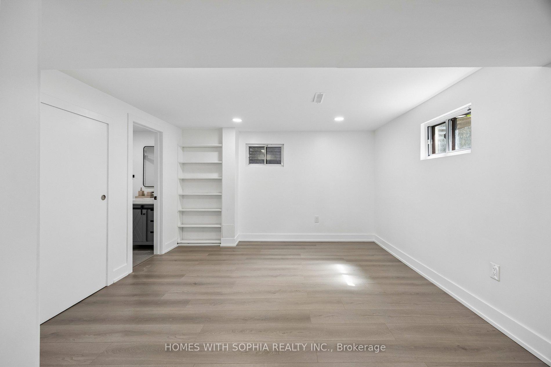 34 Rustywood Drive