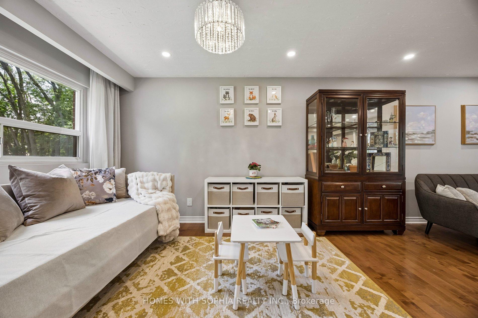 34 Rustywood Drive