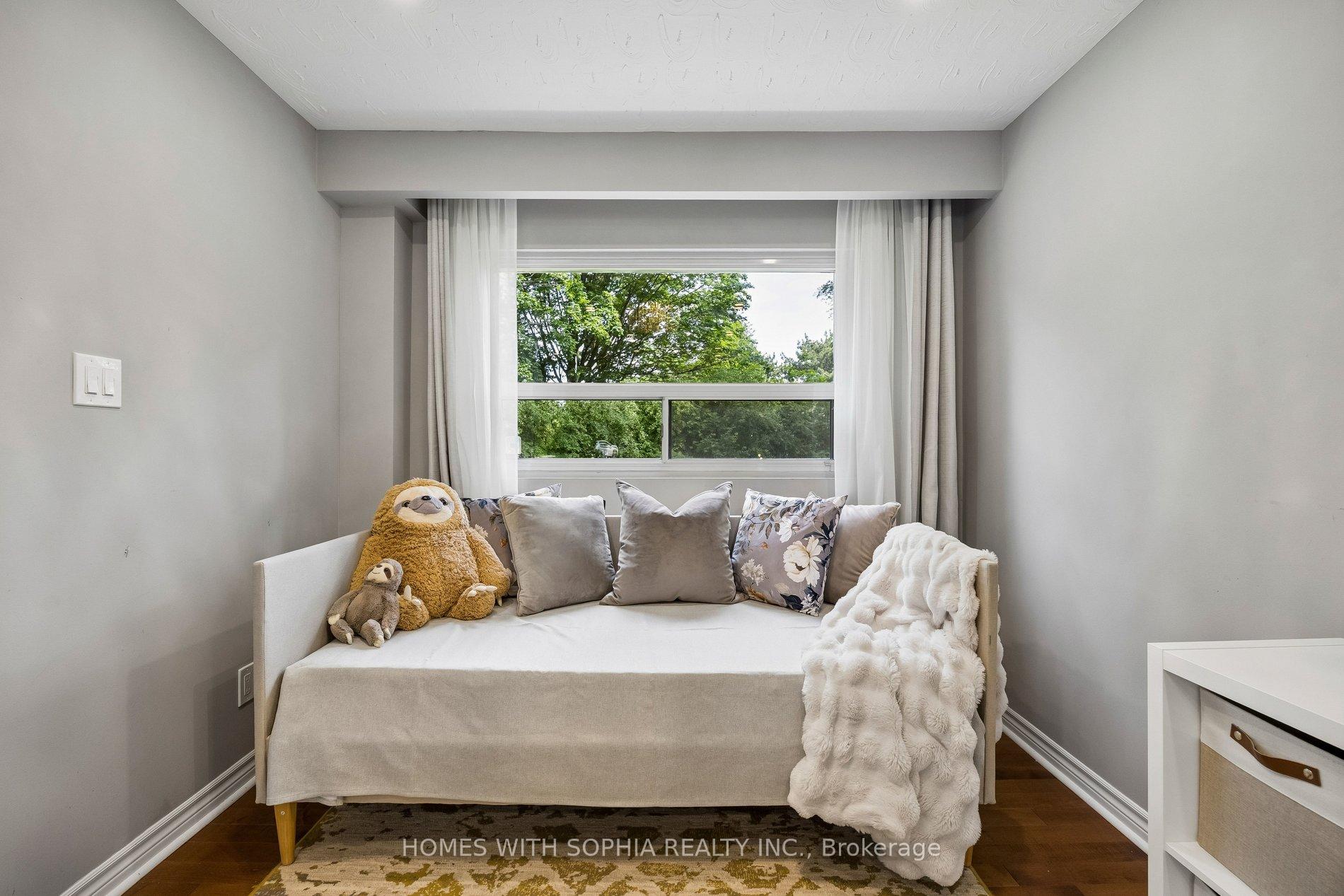 34 Rustywood Drive