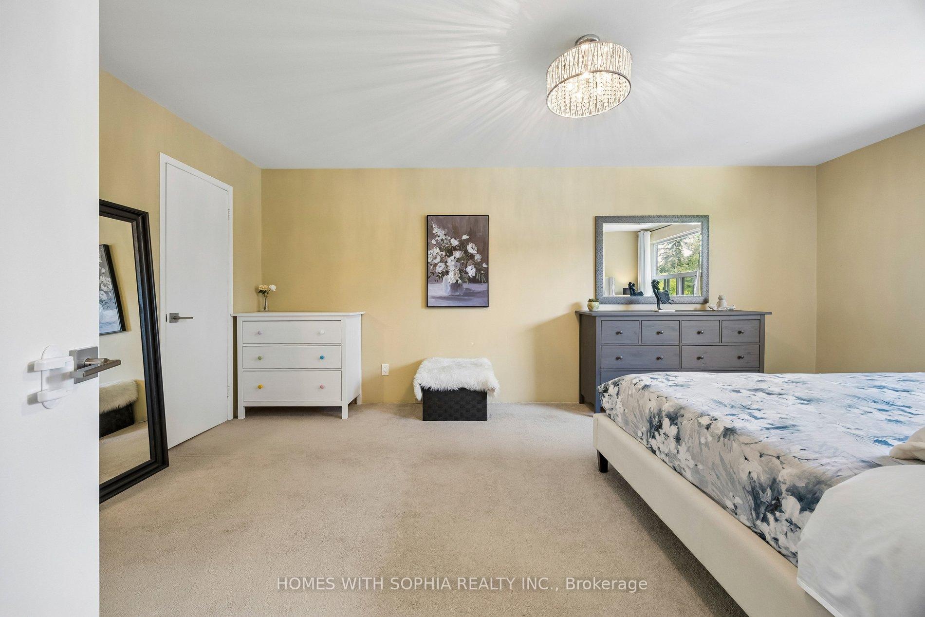 34 Rustywood Drive