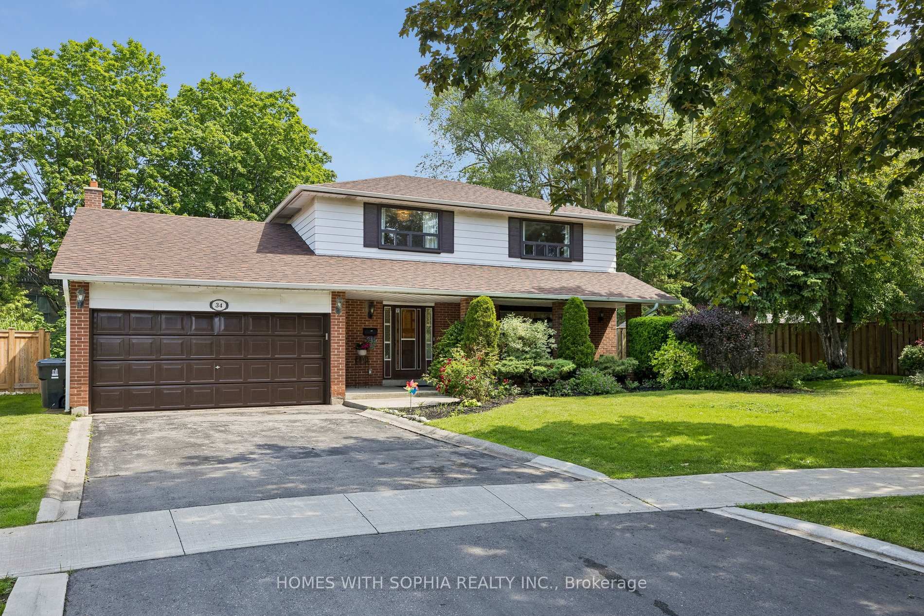 34 Rustywood Drive