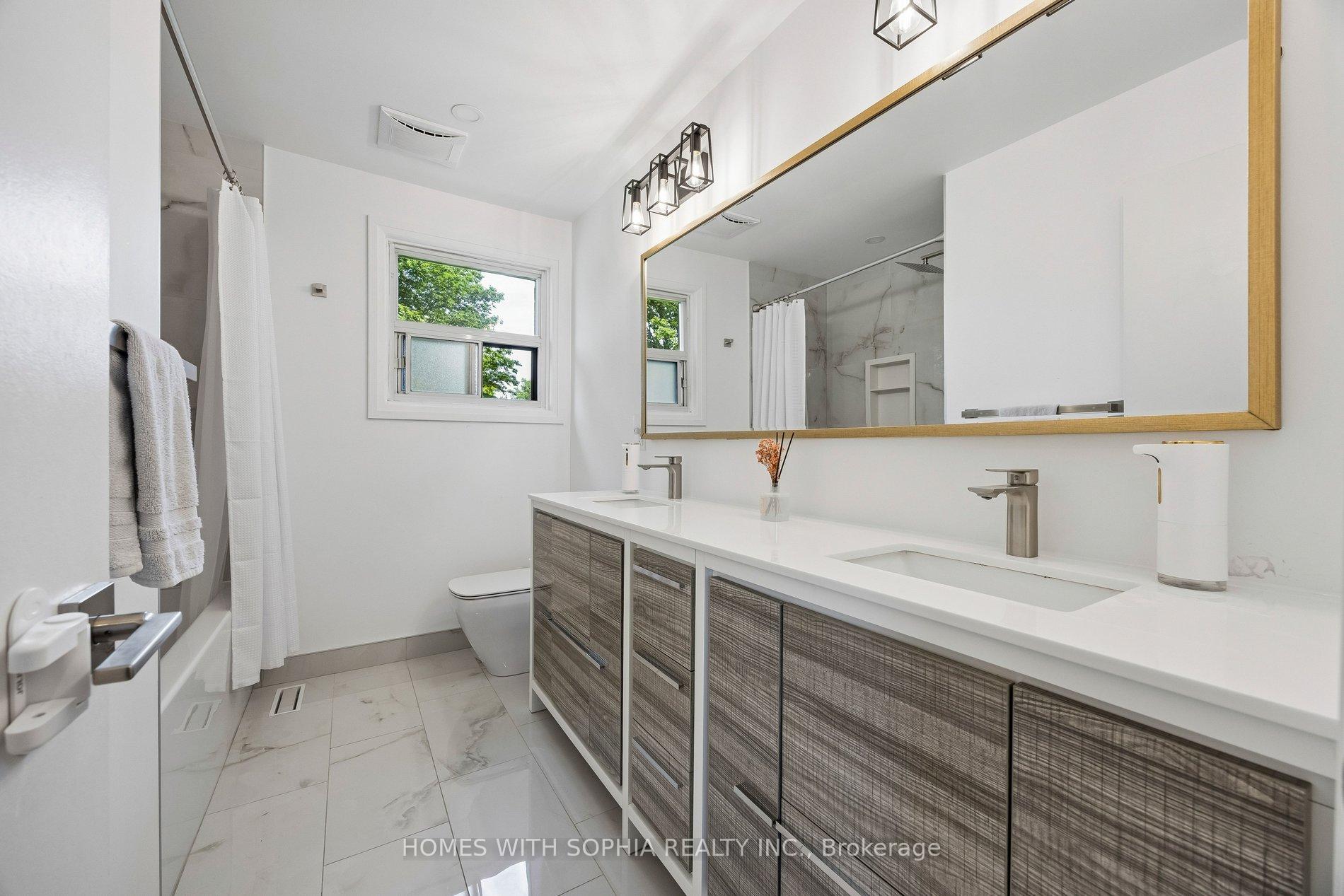 34 Rustywood Drive