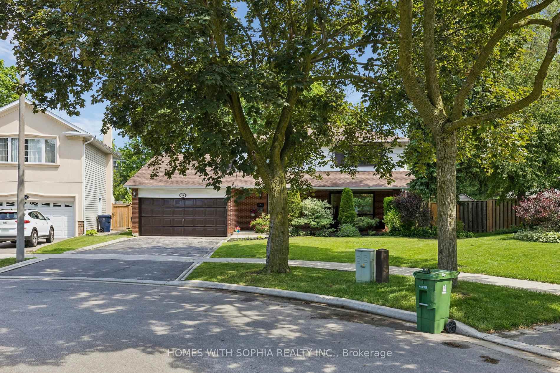 34 Rustywood Drive