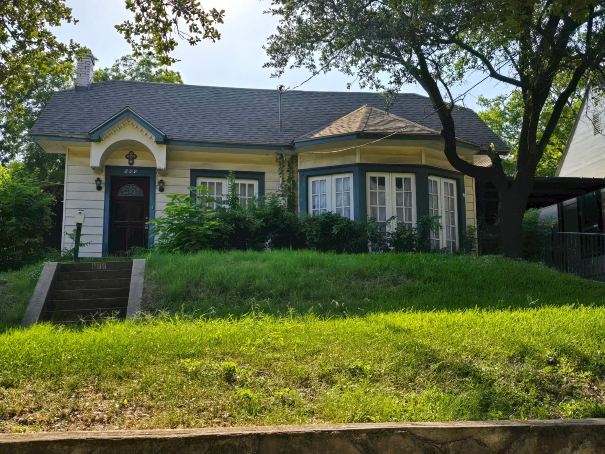809 N Crawford Street