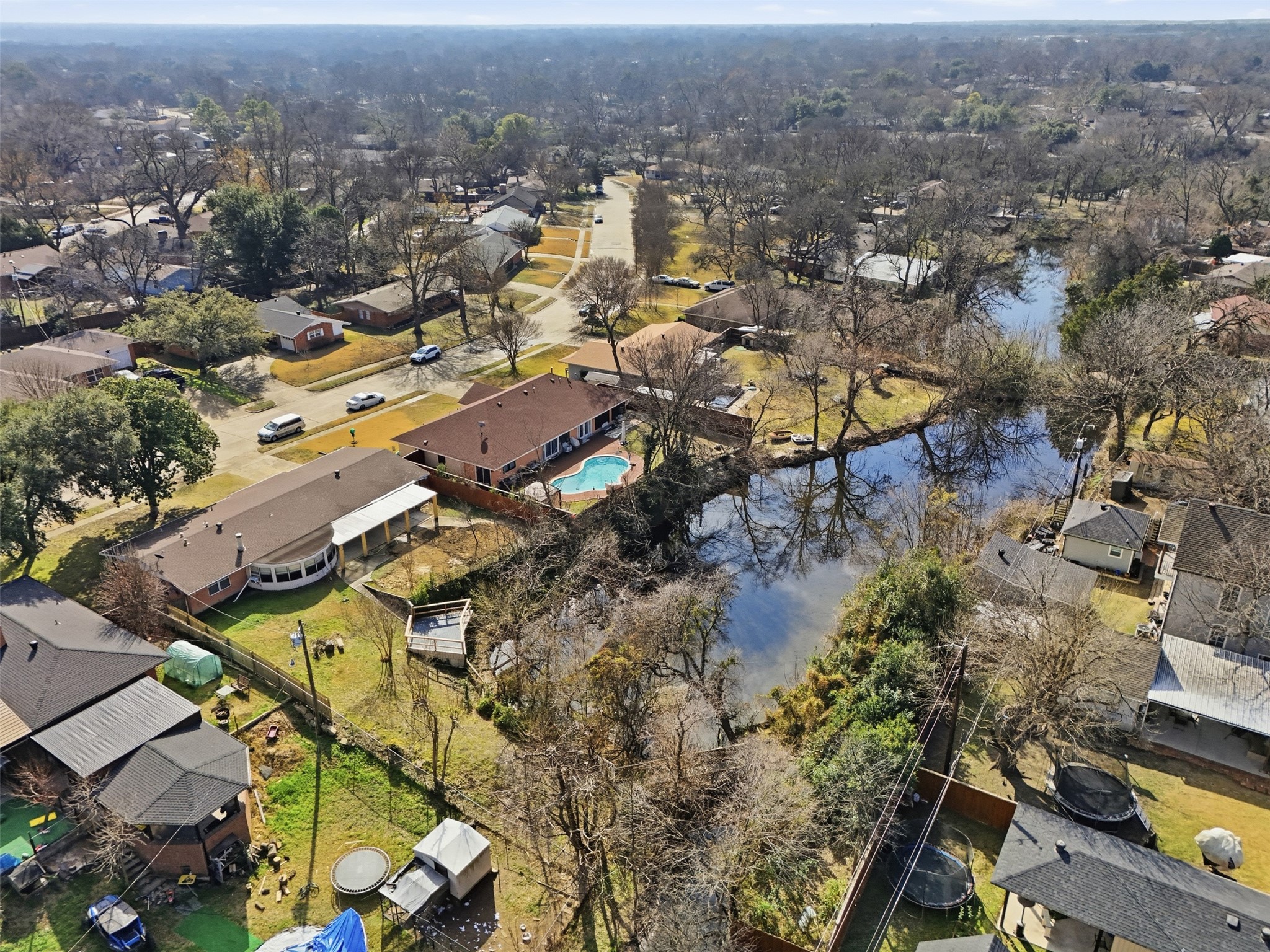 525 W Ridgewood Drive
