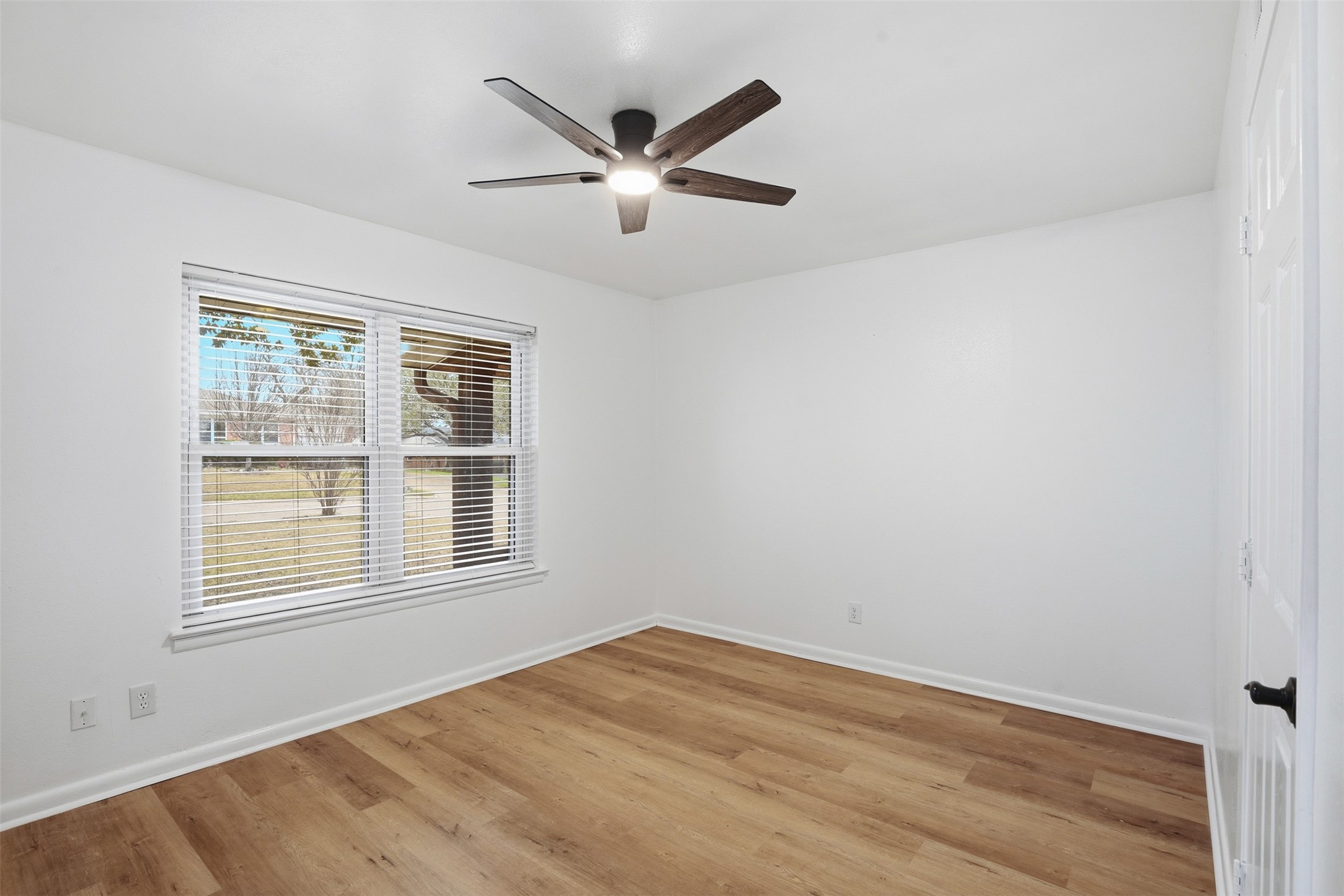 525 W Ridgewood Drive