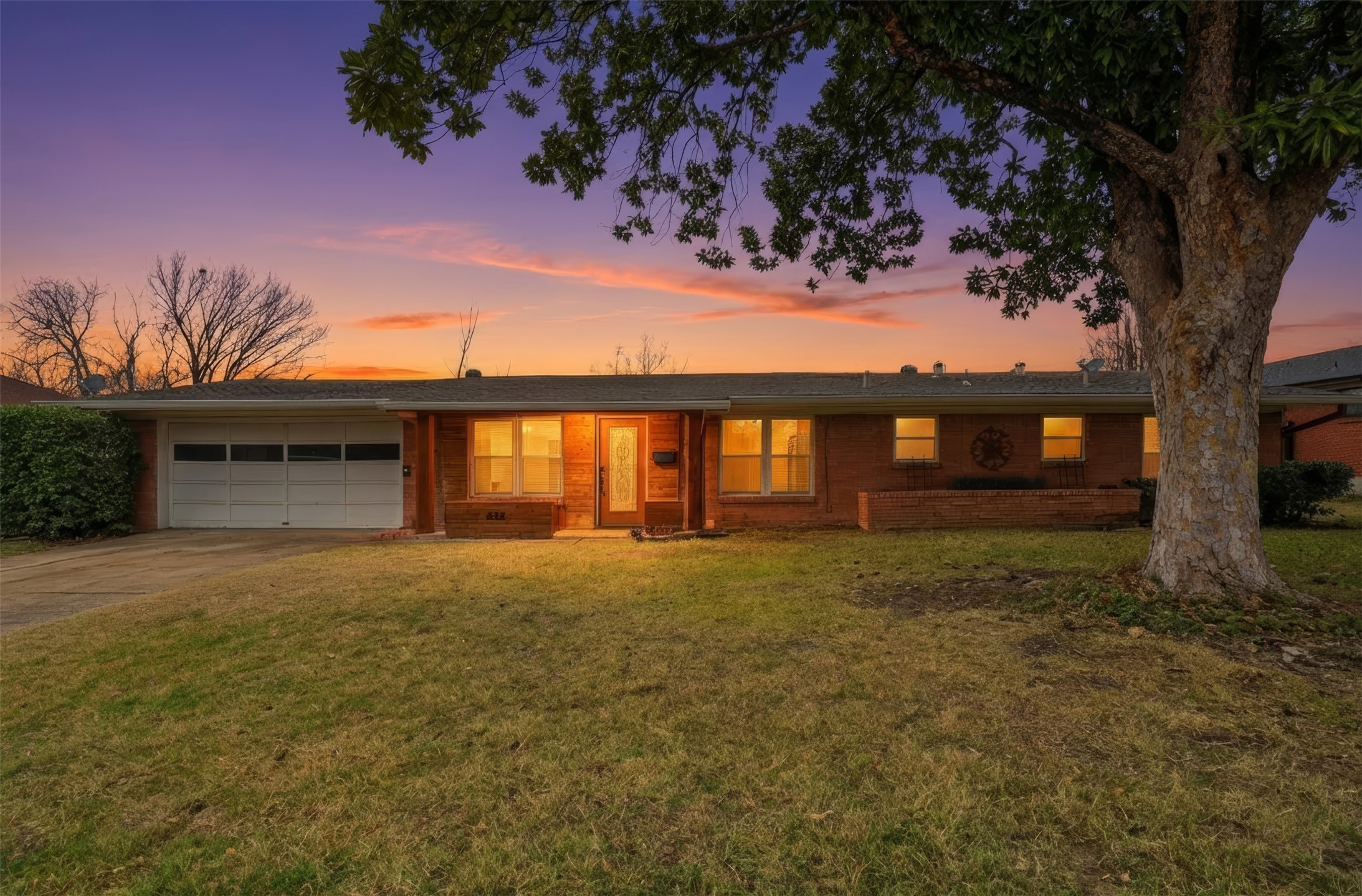 525 W Ridgewood Drive