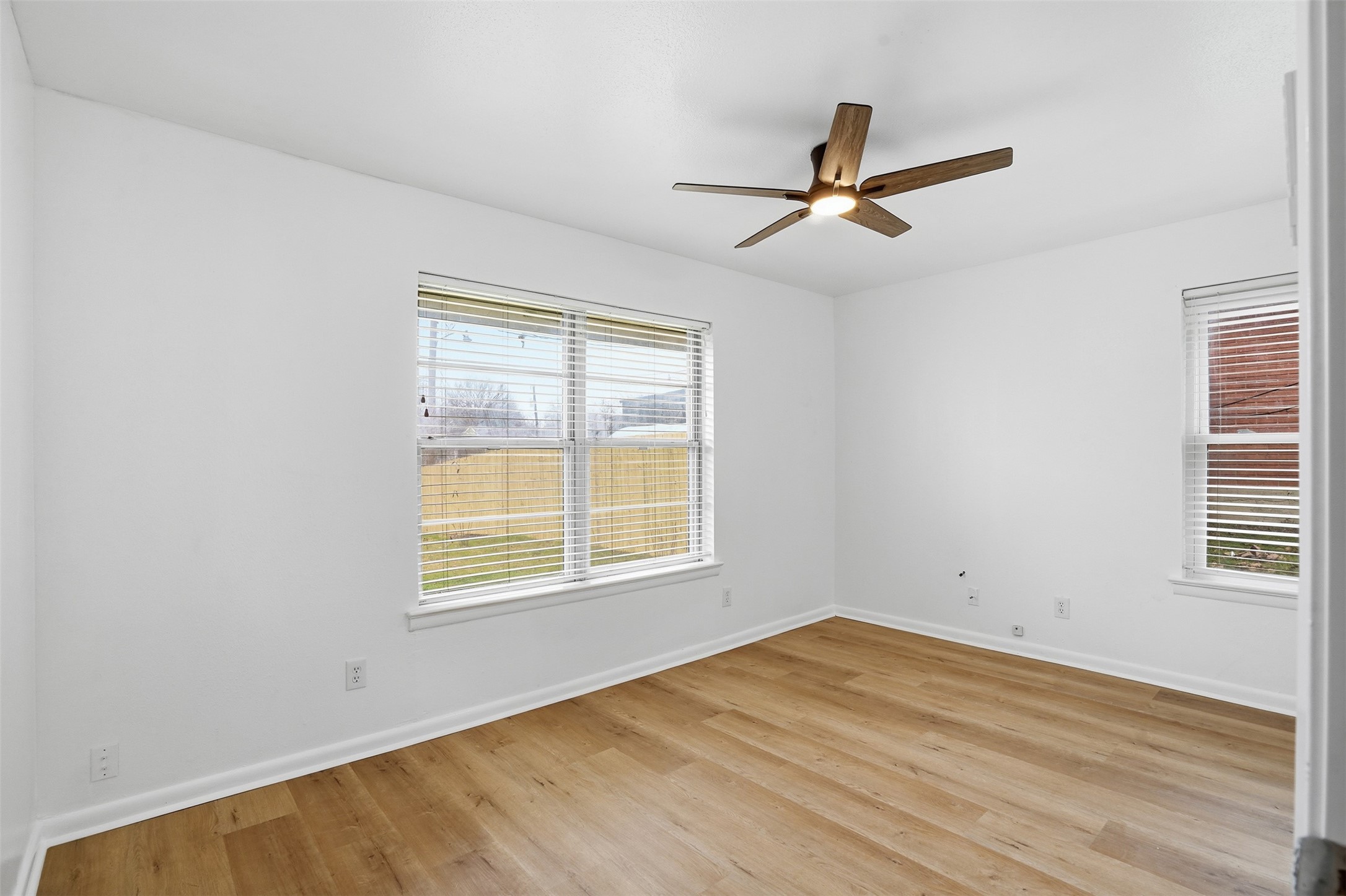 525 W Ridgewood Drive
