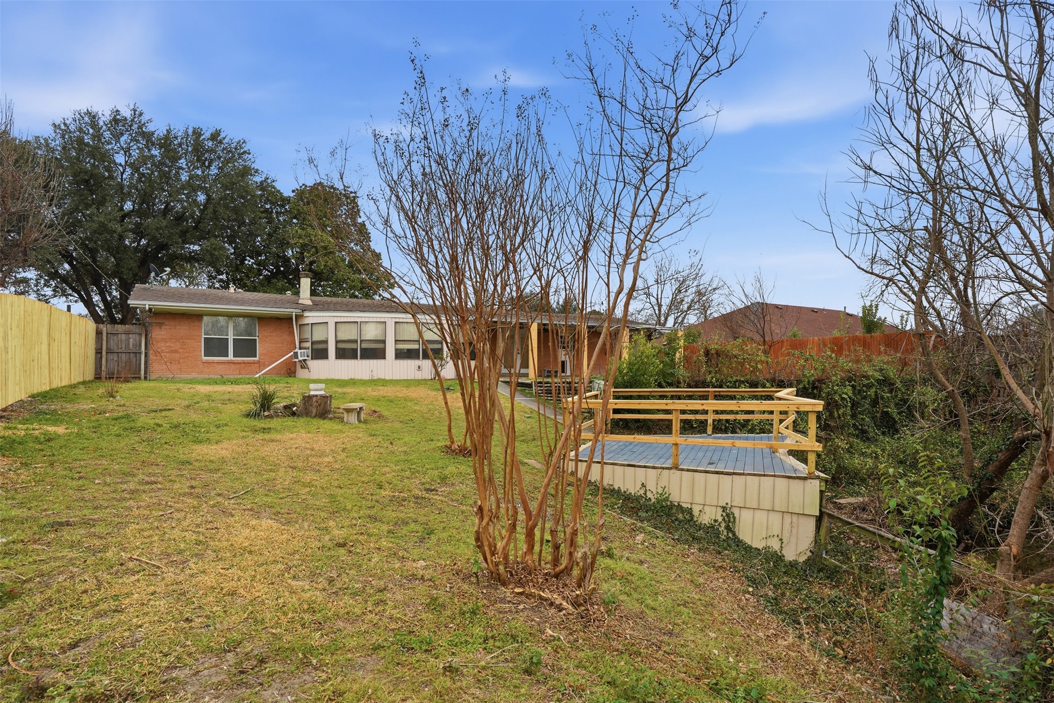 525 W Ridgewood Drive